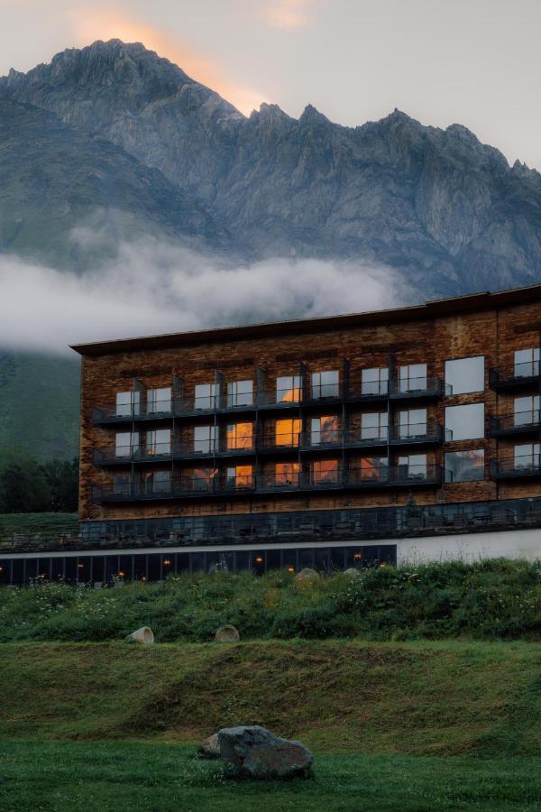 Rooms Hotel Kazbegi Exterior photo The hotel in 2013