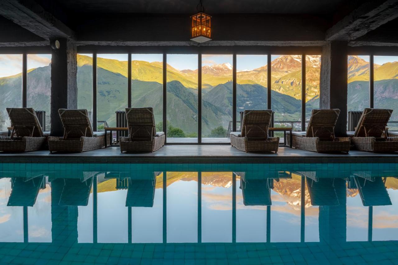 Rooms Hotel Kazbegi Exterior photo The pool at the resort