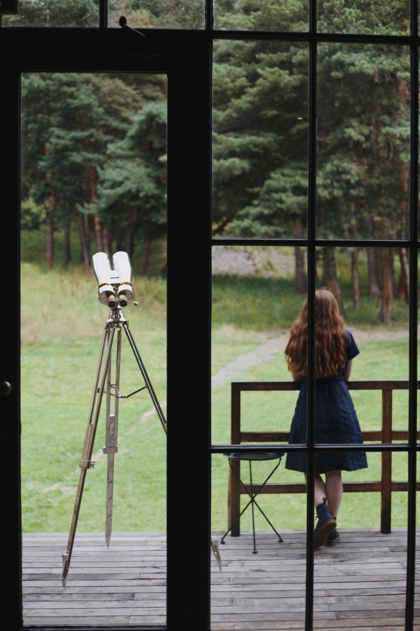 Rooms Hotel Kazbegi Exterior photo A telescope